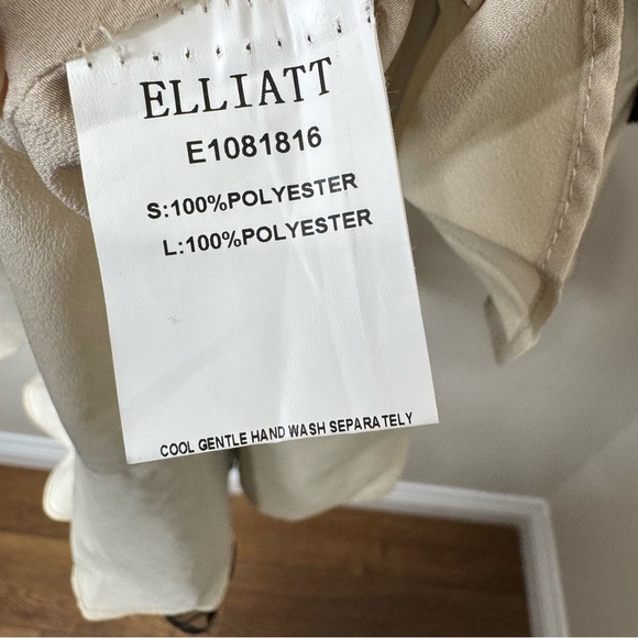 Elliatt Black Venice Lace Puff Sleeve Fitted Ruched Mini Dress - Picture 7 of 13